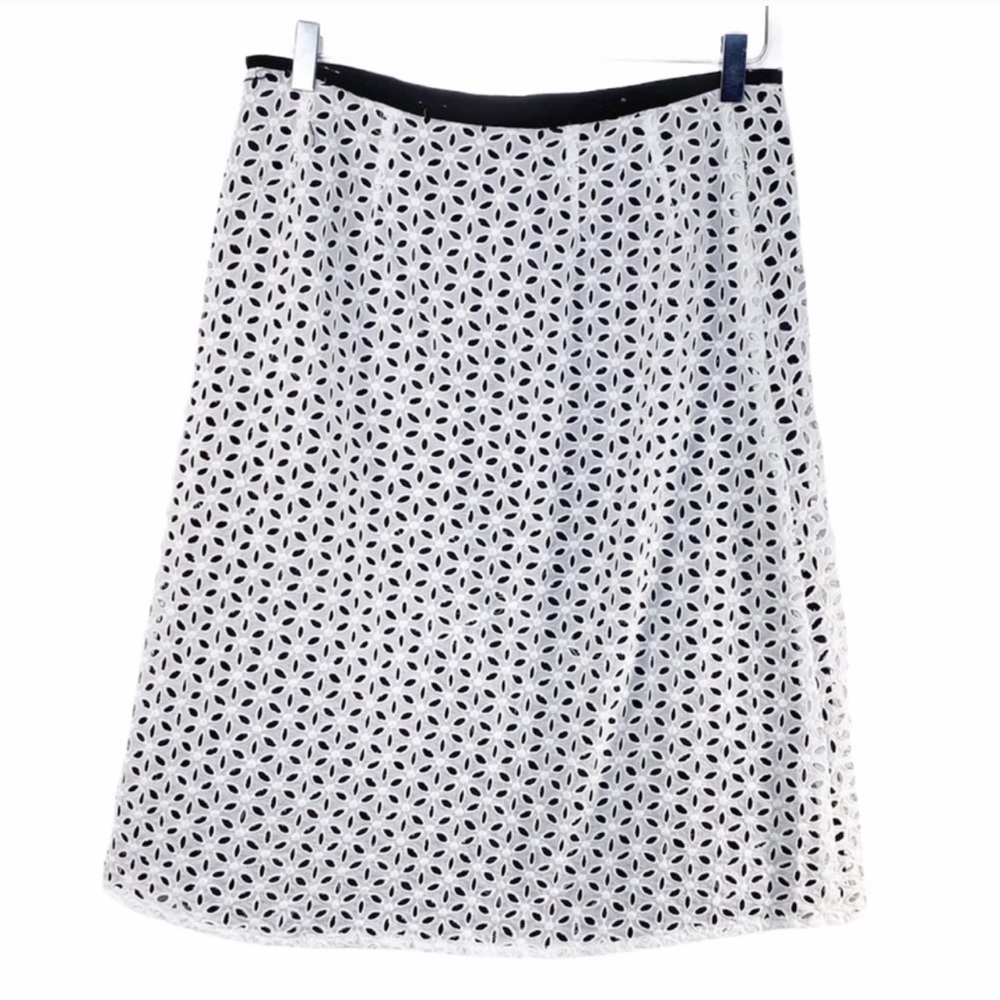 Eyelet skirt